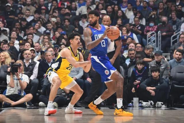 b体育下载-末节再度崩盘！状态持续低迷快艇或跌至附加赛区