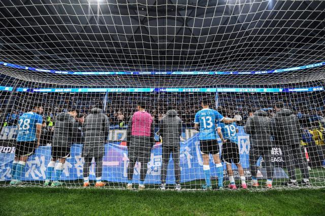 b体育官网-大连人命运多舛无奈退场 球员不舍未来在何方?