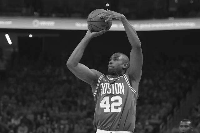 b体育app-36岁的霍福德依旧能征善战，绿军留下他一举多得